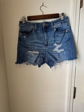 Universal Thread Women's Distressed Denim Shorts - Blue Size 8/29